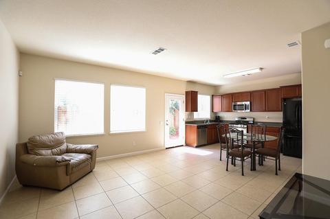 1437 Hearthsong Dr, Manteca, CA 95337 photo 2