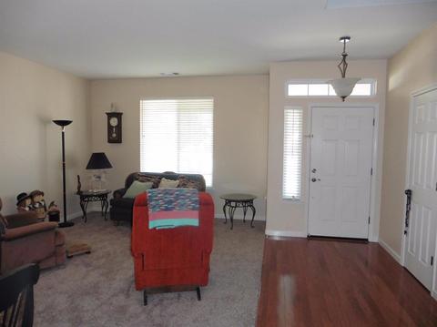 1055 Brook View Ln, Manteca, CA 95337 photo 3