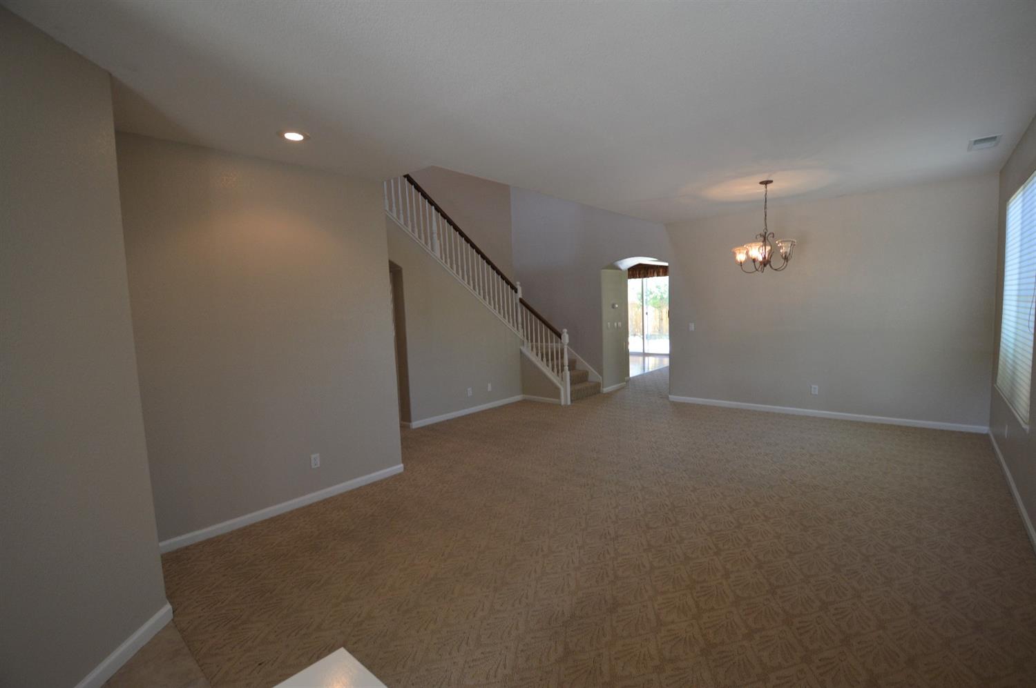 2417 Greystone Dr, Tracy, CA 95377 photo 2