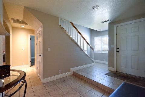 1109 Landreth Ct, Modesto, CA 95351 photo 2