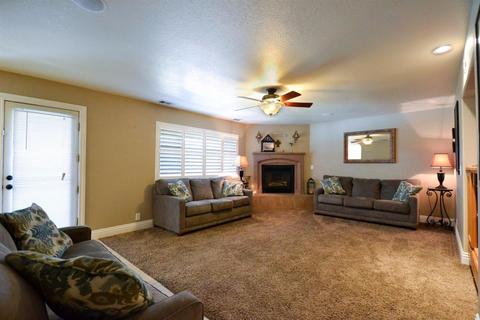 1109 Landreth Ct, Modesto, CA 95351 photo 3