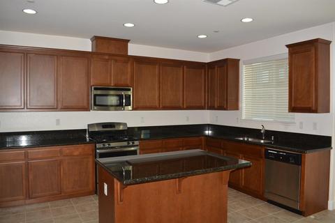 1745 Gary Owens St, Manteca, CA 95337 photo 4