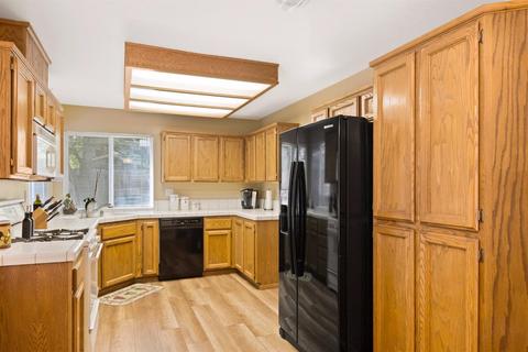 8366 Hillsbrook Dr, Antelope, CA 95843 photo 10