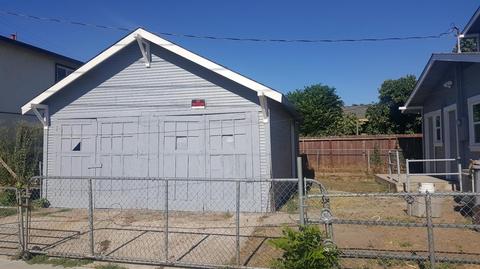 201 E Tokay St, Lodi, CA 95240 photo 3