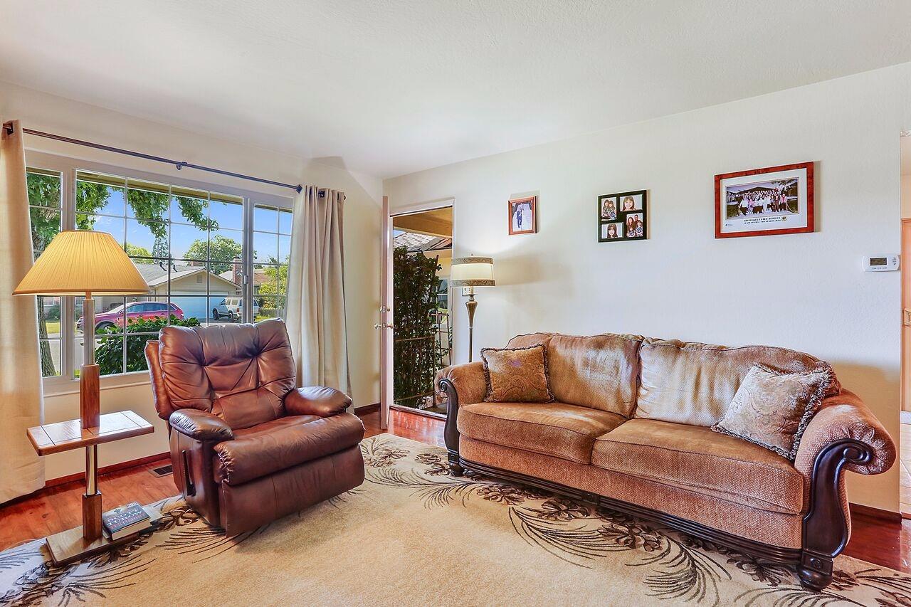 1224 Glenhurst Dr, Lodi, CA 95240 photo 3