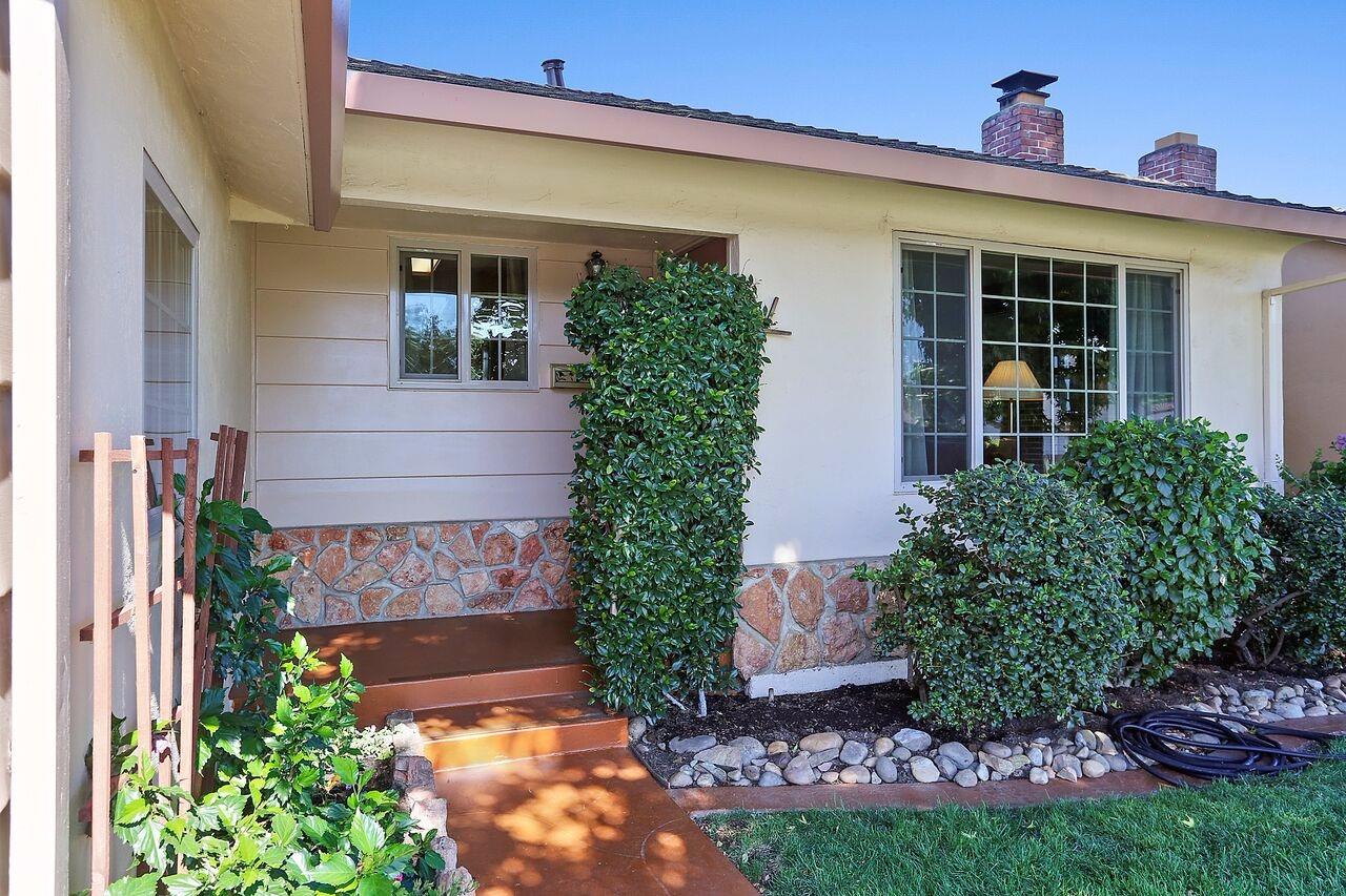 1224 Glenhurst Dr, Lodi, CA 95240 photo 2