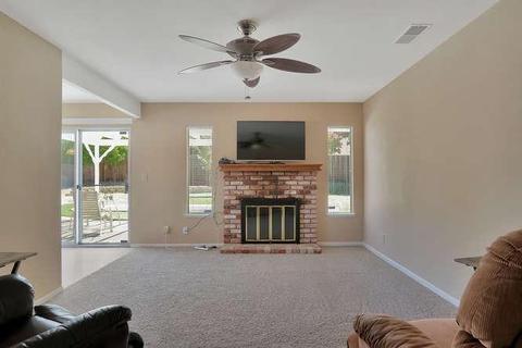 560 Palm Cir, Tracy, CA 95376 photo 9