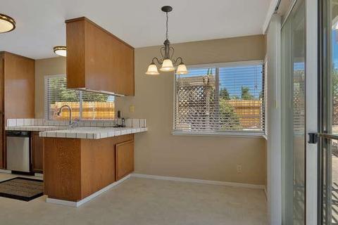 560 Palm Cir, Tracy, CA 95376 photo 6