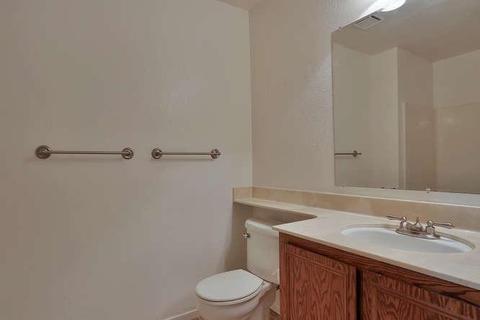 560 Palm Cir, Tracy, CA 95376 photo 10