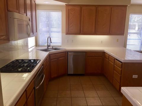 2801 Olympus Ct, Modesto, CA 95356 photo 3