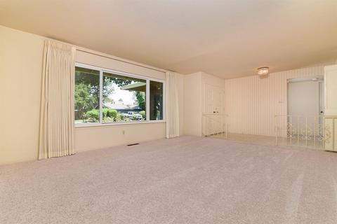 6760 Havenside Dr, Sacramento, CA 95831 photo 9