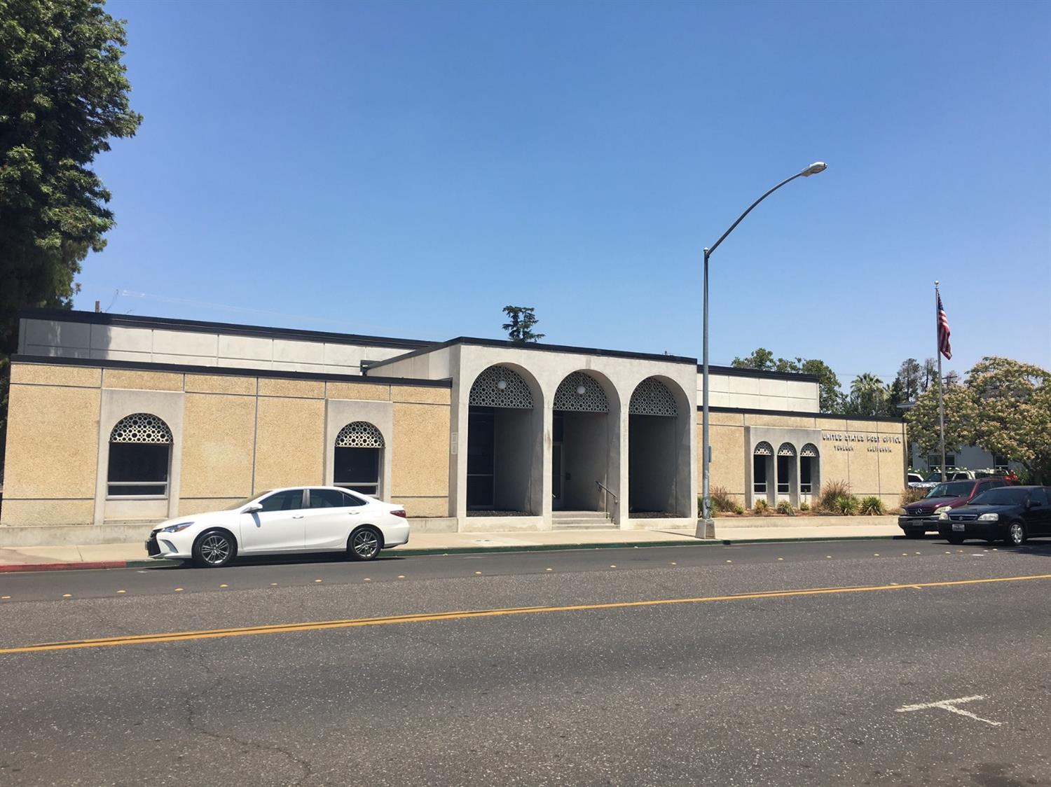 516 E Main St, Turlock, CA 95380 photo 4