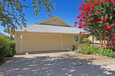 36 Walnut St, Colfax, CA 95713 photo 2