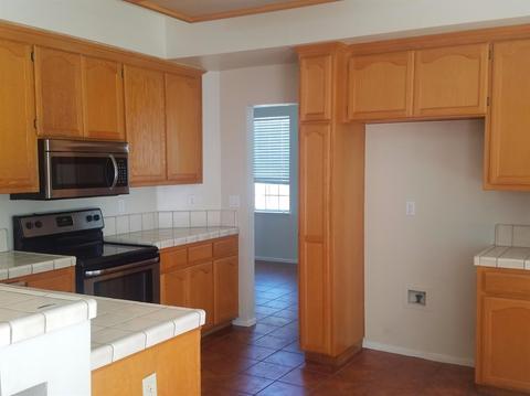 923 Zumstein Dr, Ripon, CA 95366 photo 5