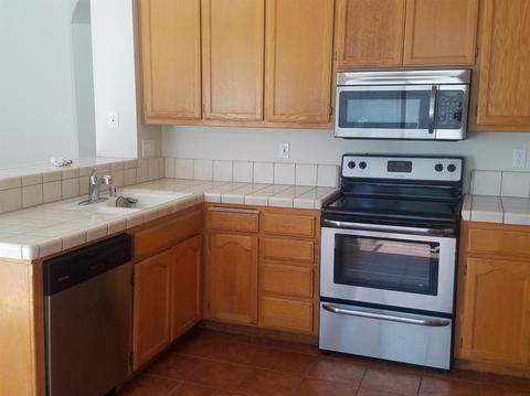 923 Zumstein Dr, Ripon, CA 95366 photo 4
