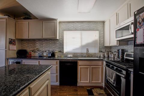 332 Crowley Dr, Turlock, CA 95382 photo 4