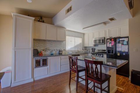 332 Crowley Dr, Turlock, CA 95382 photo 3
