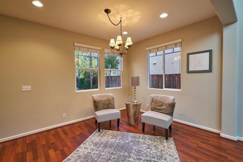 2377 Golden Leaf Ln, Tracy, CA 95377 photo 2