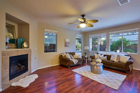 2377 Golden Leaf Ln, Tracy, CA 95377 photo 4