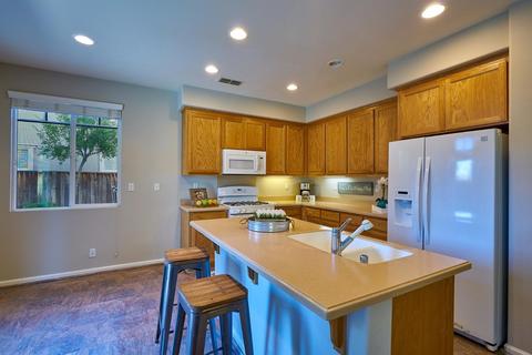 2377 Golden Leaf Ln, Tracy, CA 95377 photo 6