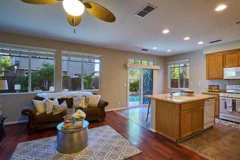 2377 Golden Leaf Ln, Tracy, CA 95377 photo 5
