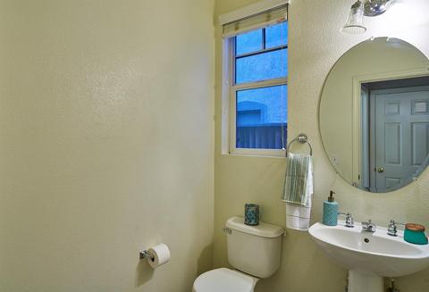 2377 Golden Leaf Ln, Tracy, CA 95377 photo 8