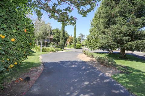 1086 Colorado Dr, Merced, CA 95340 photo 4