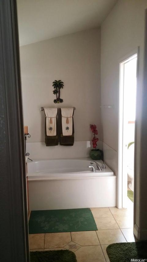 592 Victory Ave, Manteca, CA 95336 photo 9