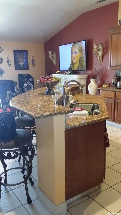 592 Victory Ave, Manteca, CA 95336 photo 5