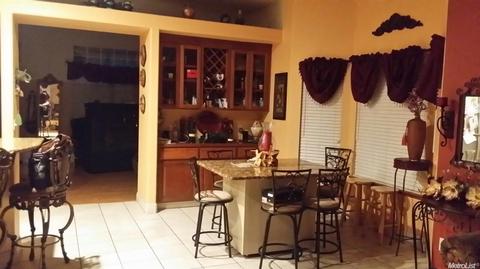 592 Victory Ave, Manteca, CA 95336 photo 2