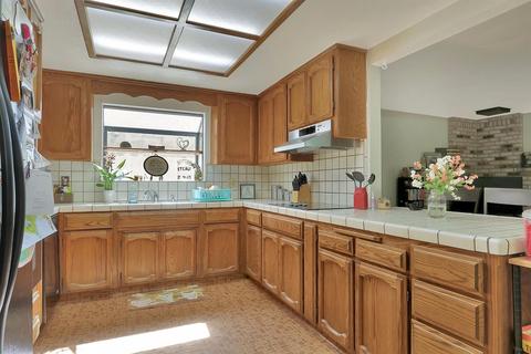 1636 Montclair Dr, Modesto, CA 95350 photo 11