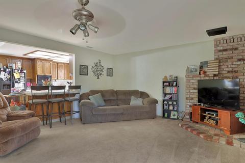 1636 Montclair Dr, Modesto, CA 95350 photo 8