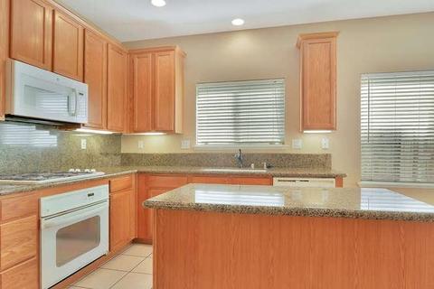 950 Waterman Ave, Lathrop, CA 95330 photo 4