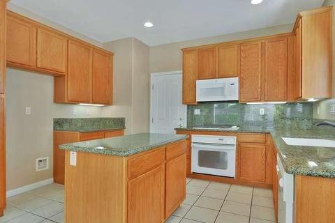 950 Waterman Ave, Lathrop, CA 95330 photo 3