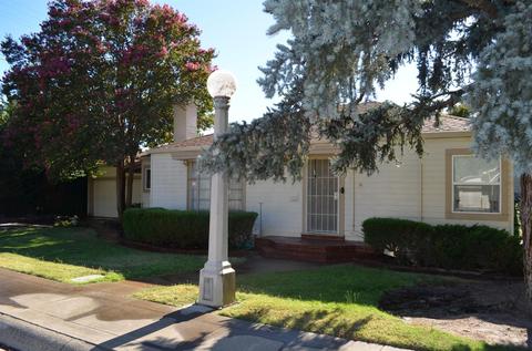 209 N Crescent Ave, Lodi, CA 95240 photo 4