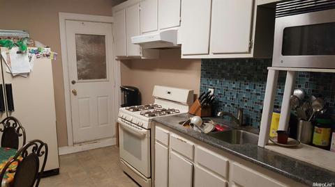217 Oak St, Modesto, CA 95351 photo 3