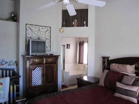 1064 Aristocrat, Ceres, CA 95307 photo 11