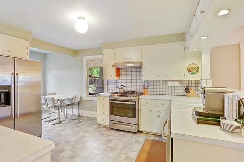 5 N Rose, Lodi, CA 95240 photo 8