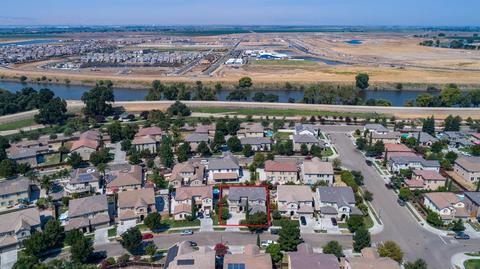 17739 Wheat Field St, Lathrop, CA 95330 photo 1
