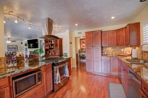 1518 Edgebrook Dr, Modesto, CA 95354 photo 9