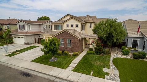 1300 Manley Dr, Tracy, CA 95377 photo 2