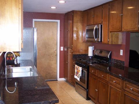 405 Elgin Ave, Lodi, CA 95240 photo 2