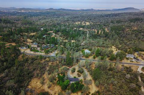 15955 Wolf Mountain Rd, Grass Valley, CA 95945 photo 2