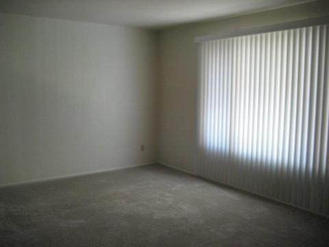 1112 E North St, Manteca, CA 95336 photo 4
