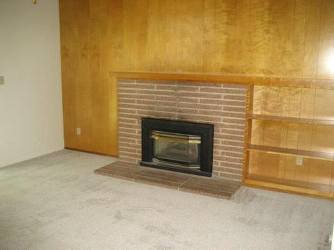 1112 E North St, Manteca, CA 95336 photo 3