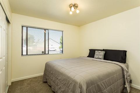 1050 Mammoth Dr, Manteca, CA 95337 photo 13