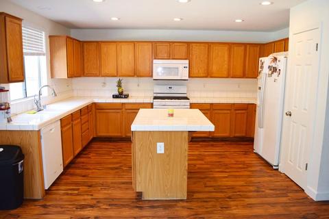 2433 Ives St, Modesto, CA 95355 photo 5