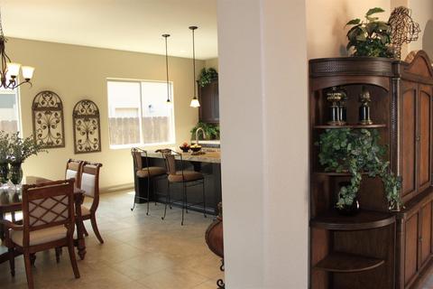 916 Virginia, Modesto, CA 95350 photo 2