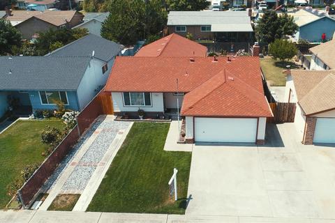 1247 Glenhurst Dr, Lodi, CA 95240 photo 2