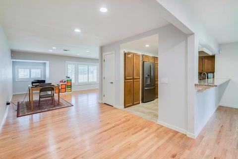 6720 Lincoln Ave, Carmichael, CA 95608 photo 9